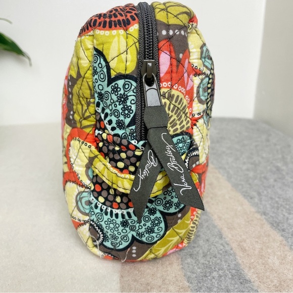 VERA BRADLEY | Retired Flower Power | Make-Up/Doppler Bag - Picture 4 of 7